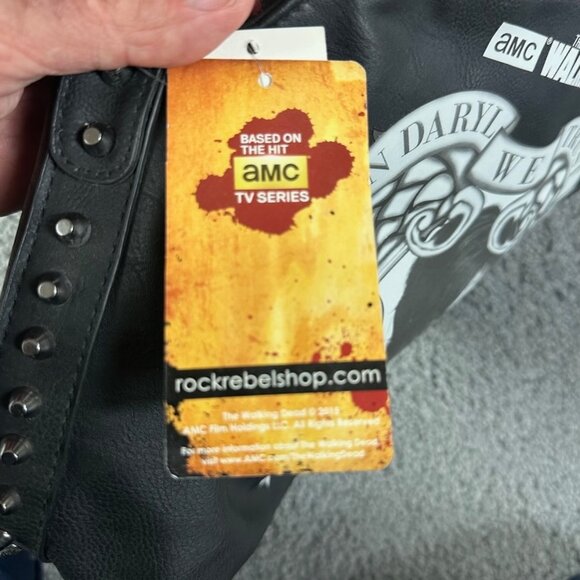 Officially licensed Walking Dead handbag with "In Daryl We Trust" on Front NWT - Picture 11 of 11